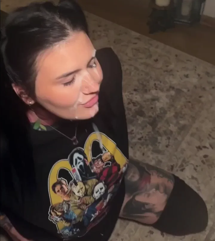 7 Redditors Drown My Slutty Face in Hot Cum 😈💦