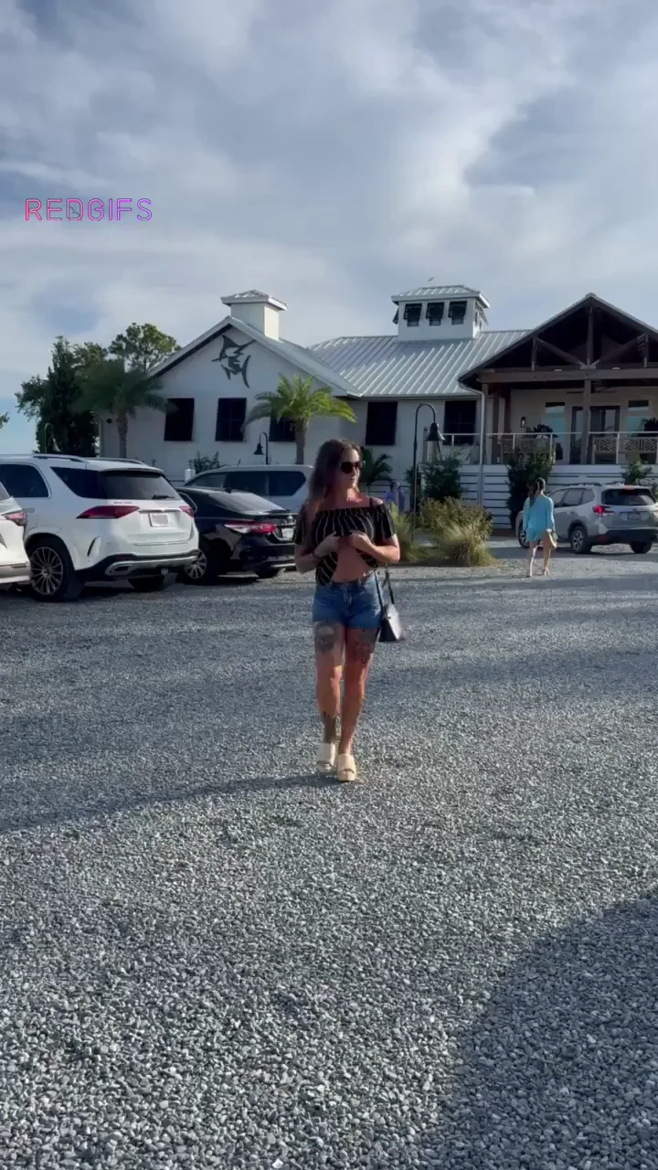 Hot Babe Teases Tan Lines in Public Parking Lot