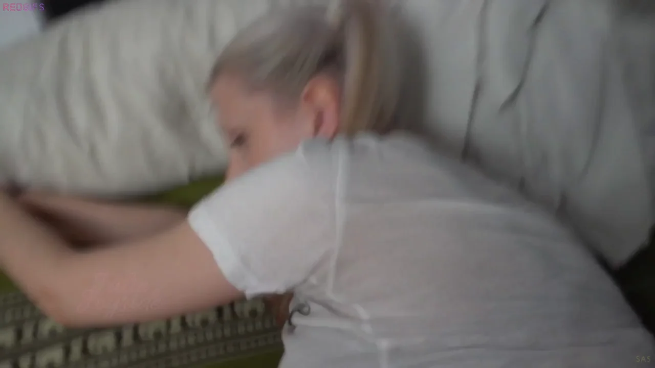 I love being the dorm afterparty slut - and my pussy leaves no doubt O.O