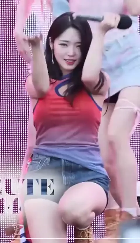 🔥 Jisun from fromis_9 Teasing in Tiny Shorts & Tight Top 💦