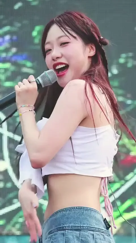 Cignature Jeewon's Slutty Stage Tease in Tiny Crop Top and Mini Skirt