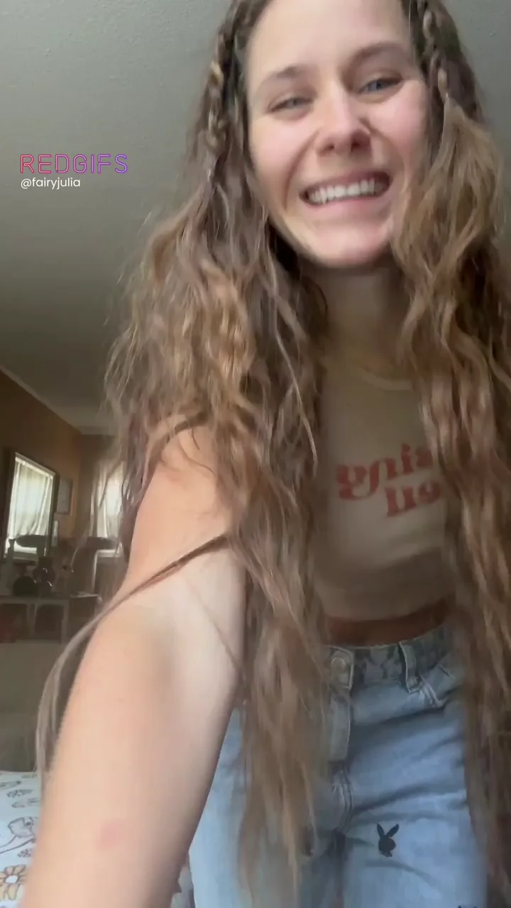 Always pulling my boobs out 😝