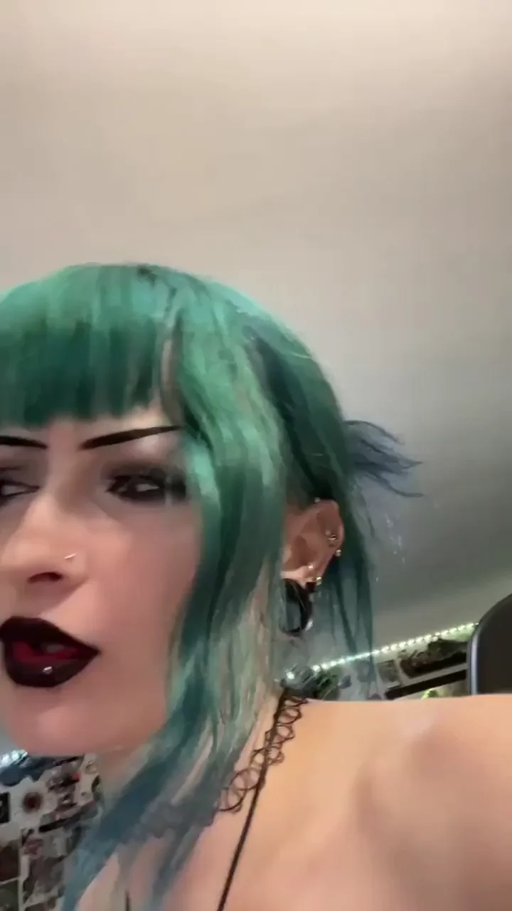 Can't Stop, Won't Stop Teasing Tits 💚🔥
