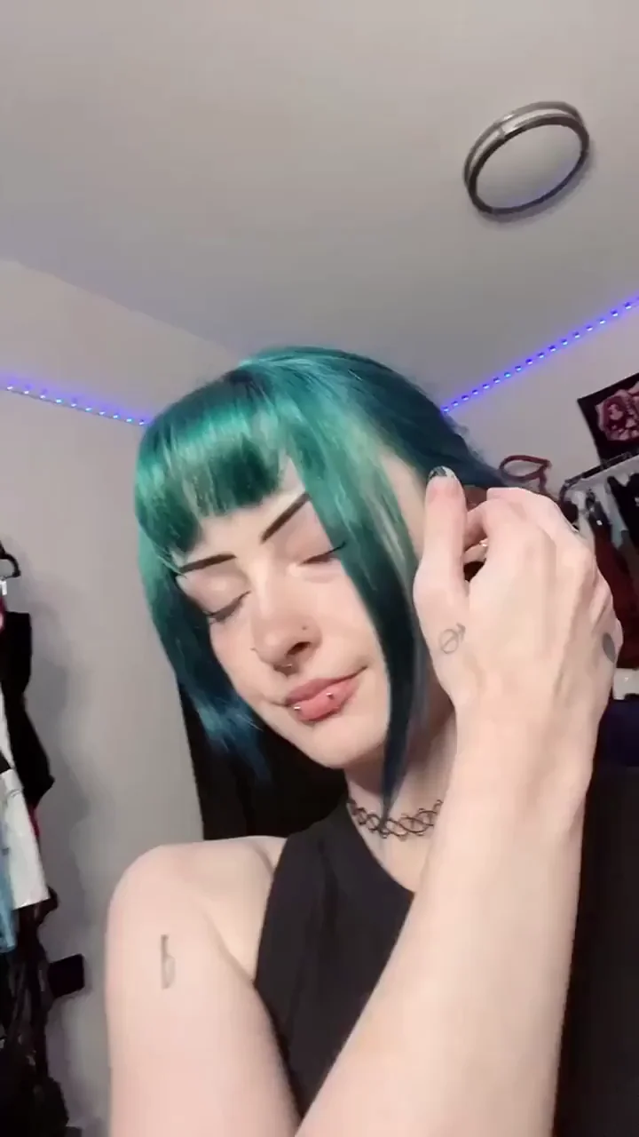 Neon Slut's Tease: Turquoise Temptress Begs 'Get It Sexy'