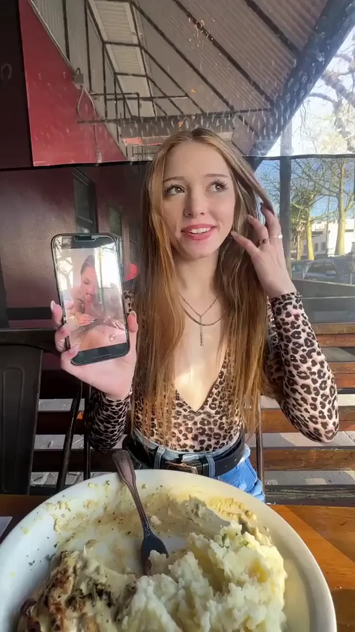 Public Tease vs Private Slut: Leopard Babe's Phone Reveal