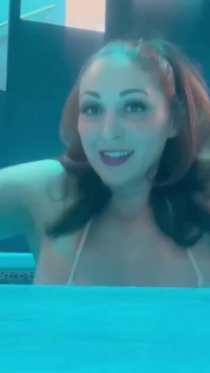 Carlotta Champagne