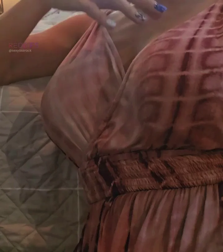 Selfie Tease: Massive Tits Poppin' Out 😍🍈🍈
