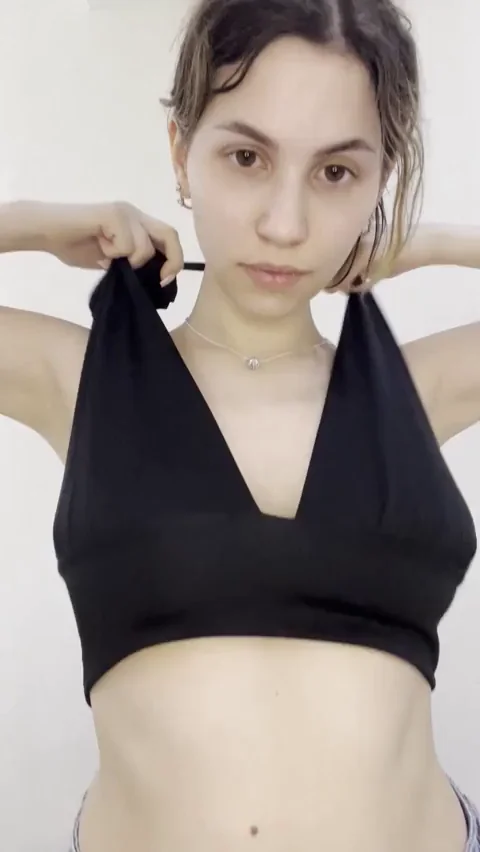 Wanna Squeeze These Juicy Bouncy Tits? 💦🍈🍈