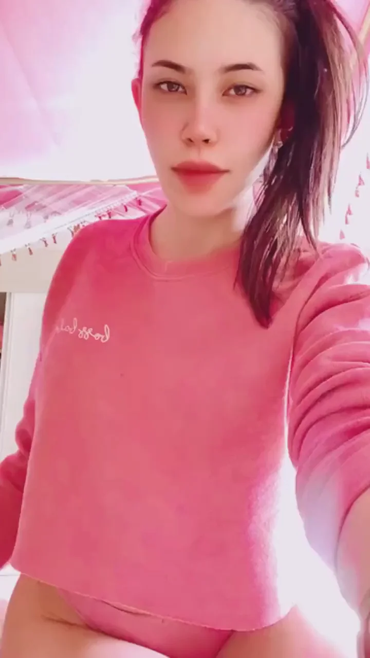 Can't keep your eyes off me? [oc]