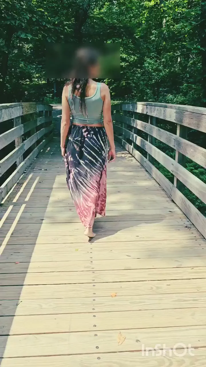 Nature Craves My Juicy Ass Flash 😈🌿🍑
