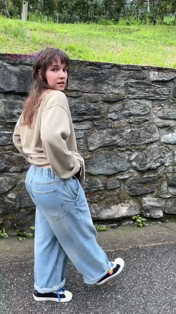 Blushing Slut's Massive Tits Flashing Passersby in Public 😳🍈🍈