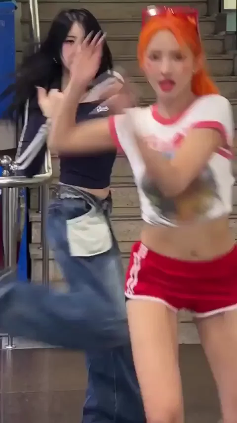 🔥 Soyeon (G)I-DLE Tease Dance in Tiny Hotpants & Crop Top 💦