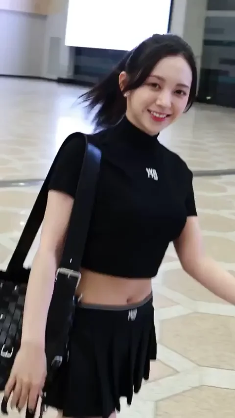 Kep1er Mashiro & Yeseo Sexy Crop Top Mini Skirt Tease