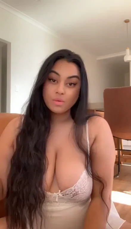 Stoned Slut's Hazy Afternoon Tease