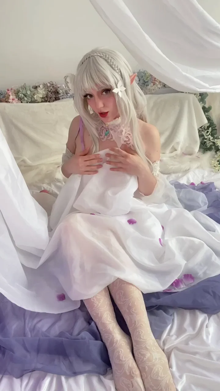 Emilia from Re:Zero by Fleurxy