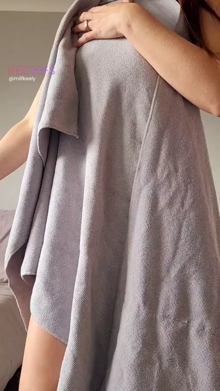 Whoops, my towel slipped 😉 (38f)