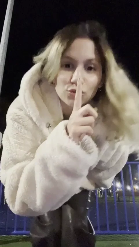 Love to expose my boobs in public