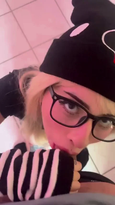 Emo step sis practices her blowjob skills