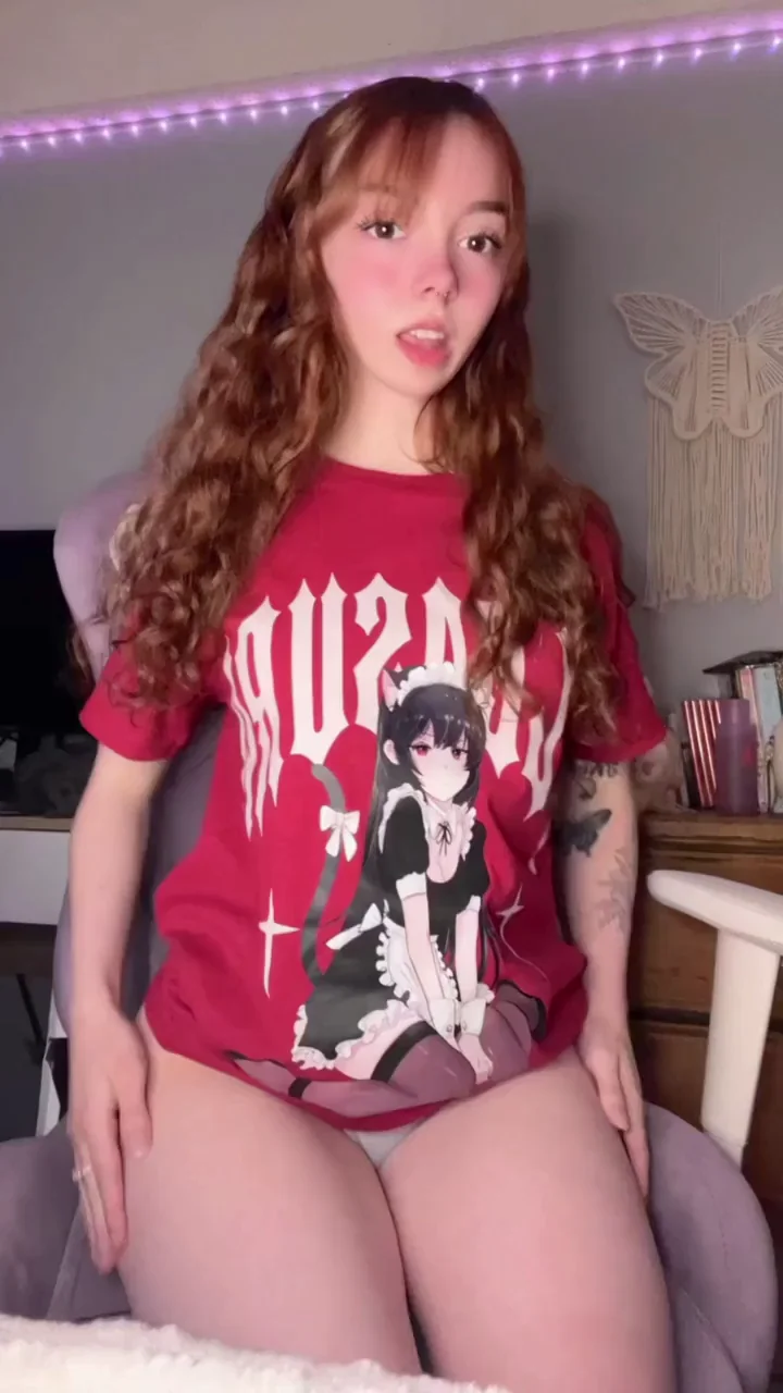 Wait for the Pussy Flash Tease 😏💦