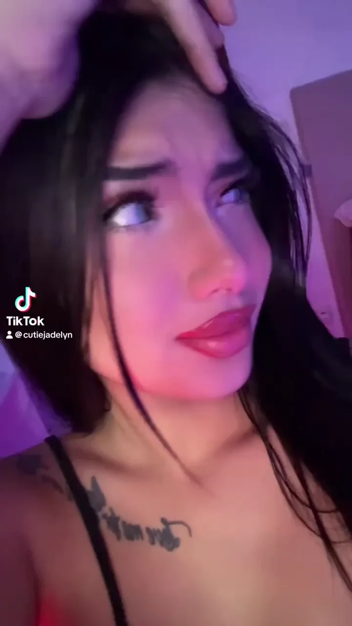 Lonely? This TikTok Slut Fixes It with Her Juicy Tease :3