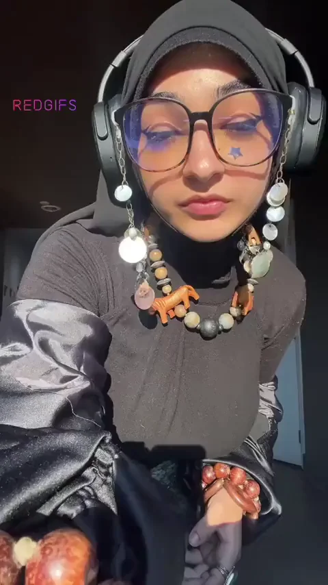 Hijab Hottie with Double D's Can't Hide 😍🍈🍈
