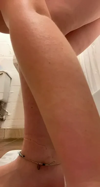 Teen Slut Spreads Her Tight Holes in the Bathroom 😈🍑