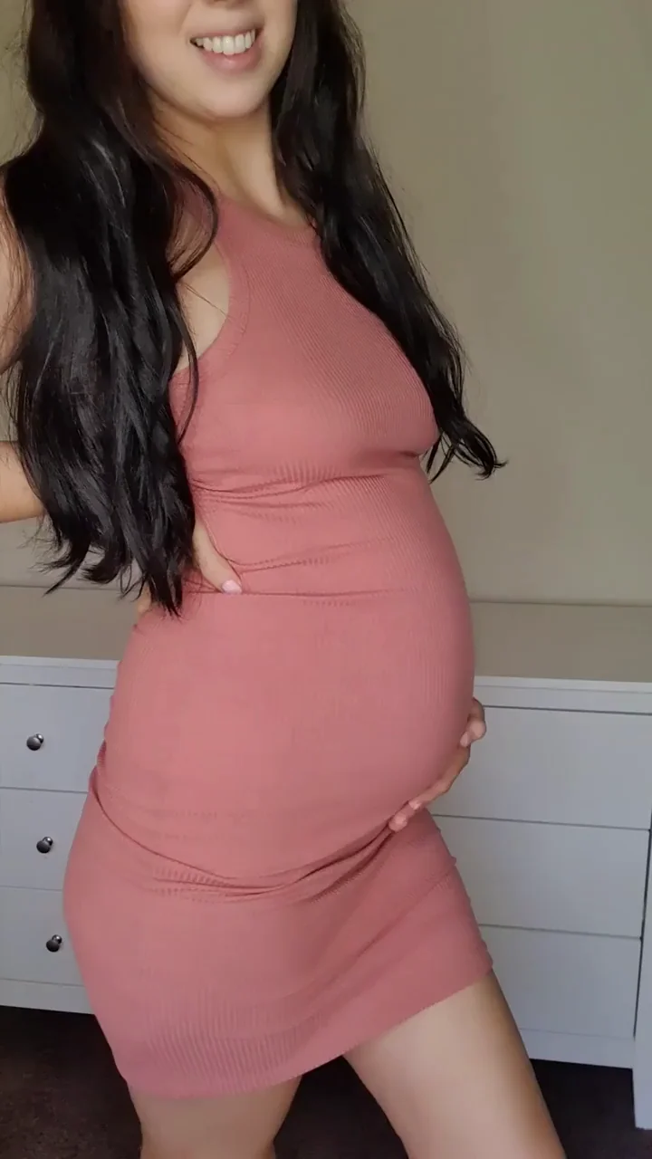 [F] embracing my pregnant body