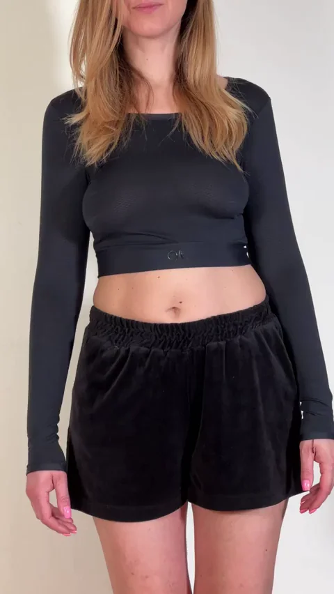 Could my unshaven grace win your cock's race?