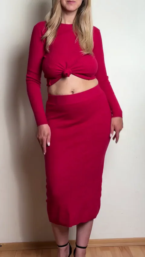 🔥 Next-Door MILF Teases Her Bushy Pussy to Get You Rock Hard 💦