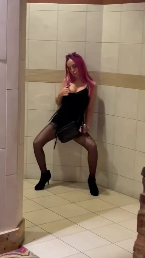 I may have gotten a little wild at the casino 😆 [gif]