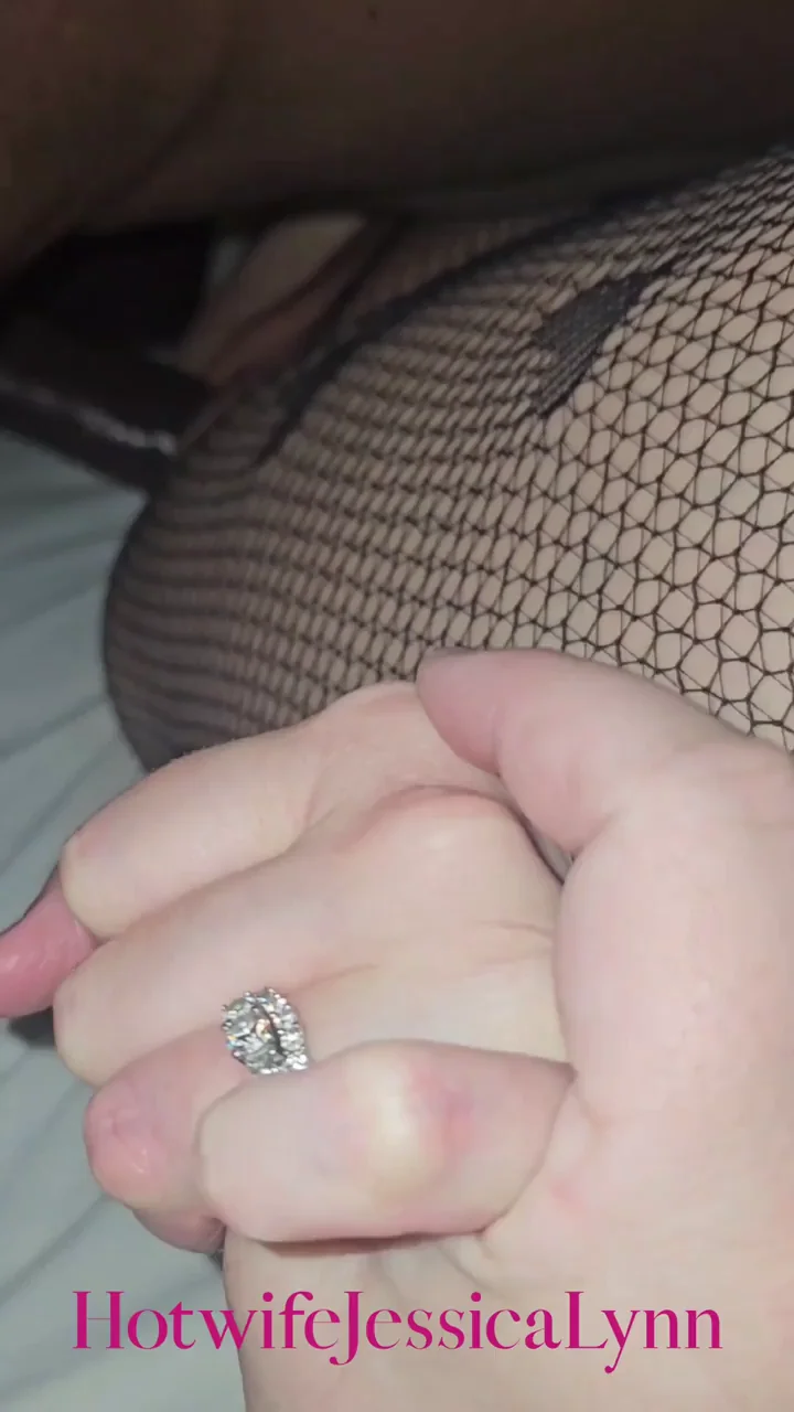 Hubby's Supportive Grip on Hotwife Jessica Lynn's Creampied Pussy