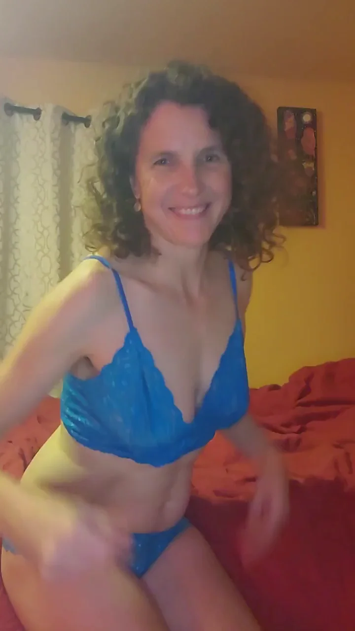 Milf Begs: One Hot Kiss Per Juicy Nipple 😘🍒🔥