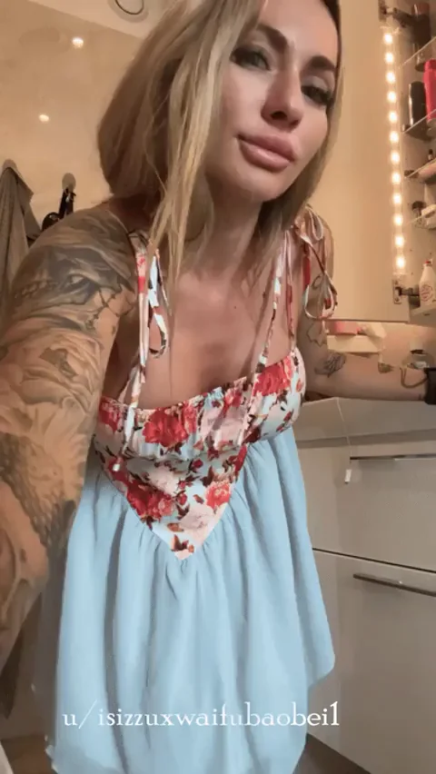 Blonde Inked Slut Teases Her Juicy Ass 🍑🔥 For Doggy Lovers