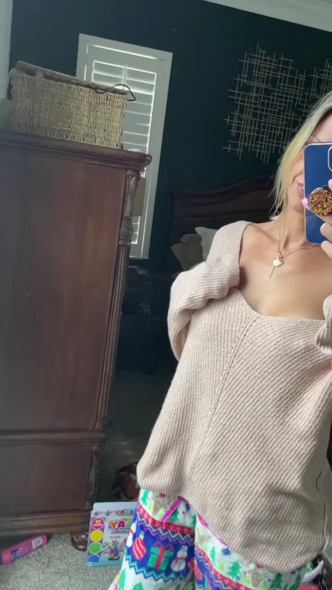 80s mom looking like a damn snack underneath .
