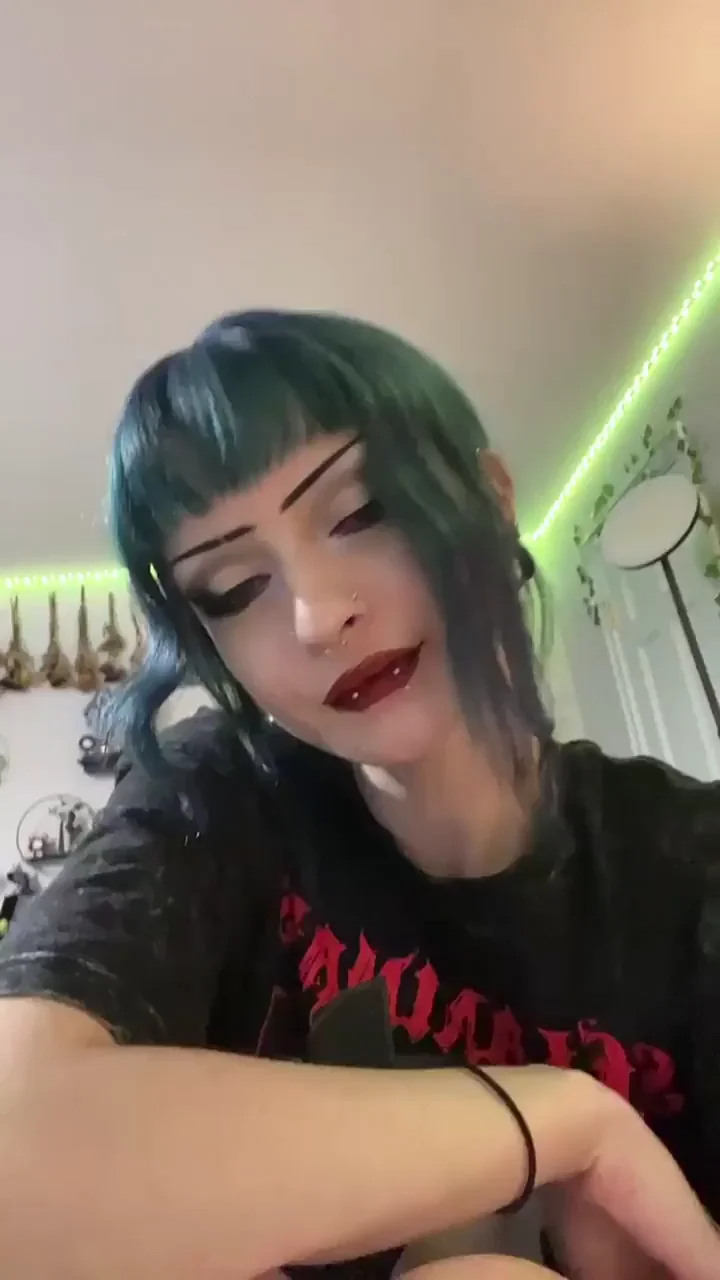 Smooth Goth Babe Flashes Massive Tits on TikTok