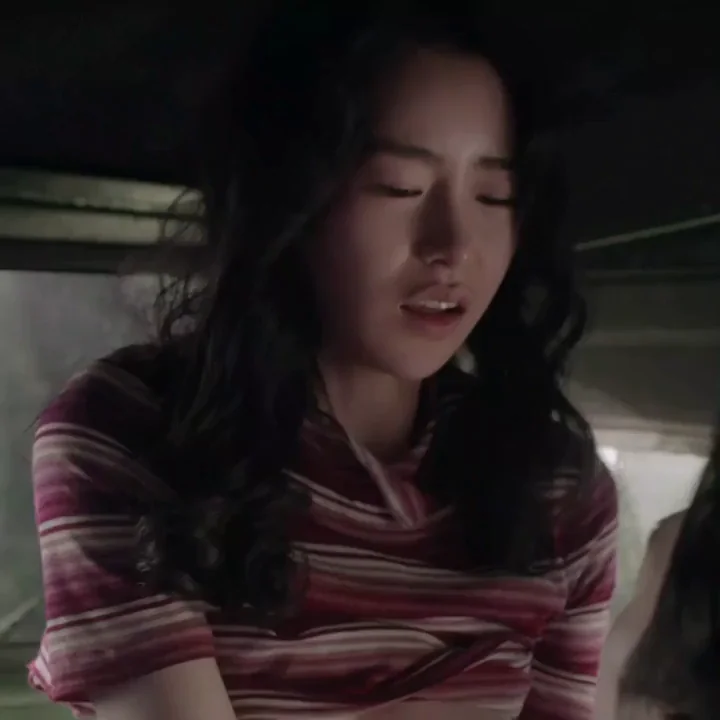 Lim Ji-yeon's Killer Cleavage Tease in Obsessed Pt. 1 (Upscaled 50fps)