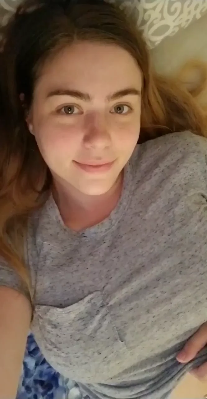 Busty tits, natural jiggle :D