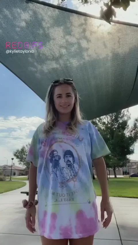 Squeeze My Bolted-On Tits 🍈🍈