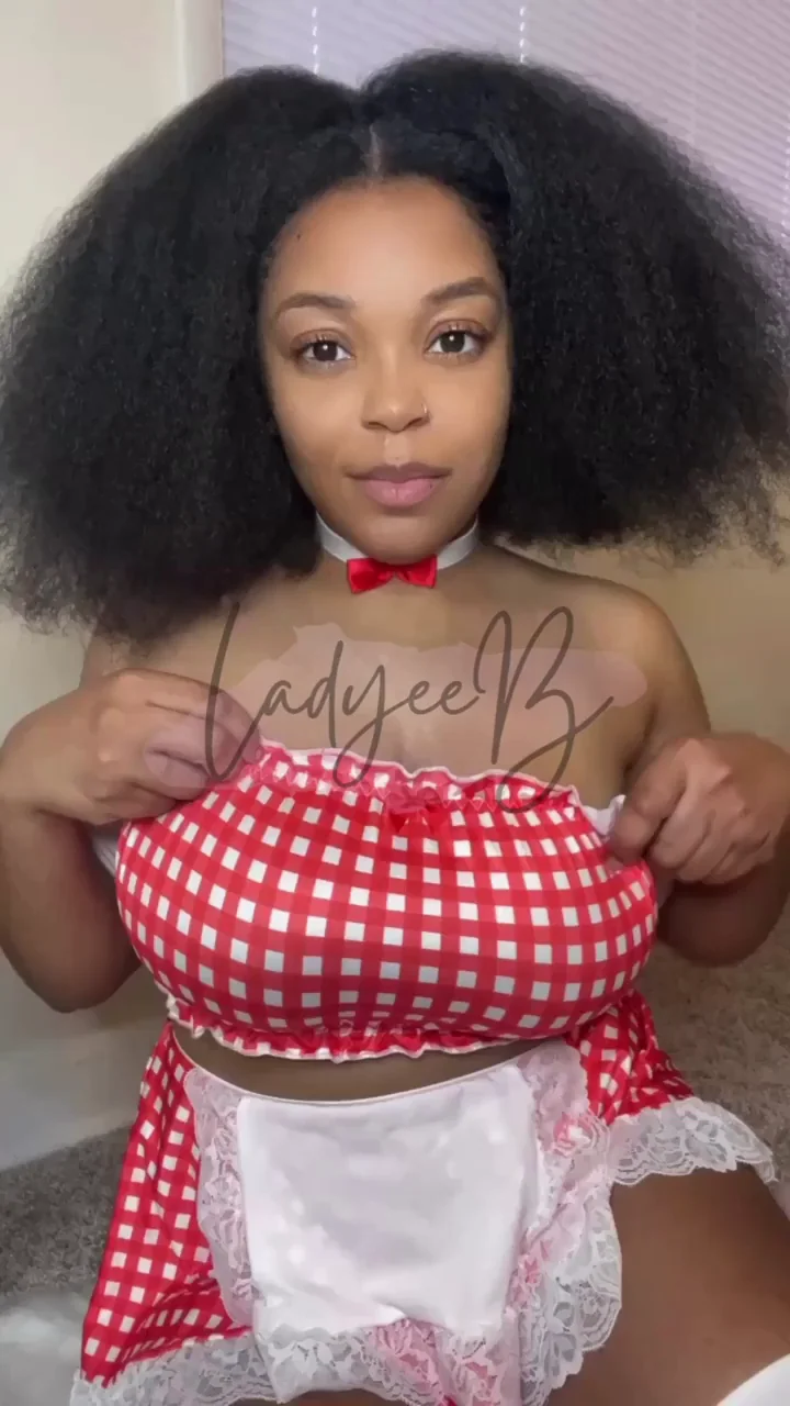 Lady Eel B's Juicy Tits Crave Your Touch 😍🍈🍈