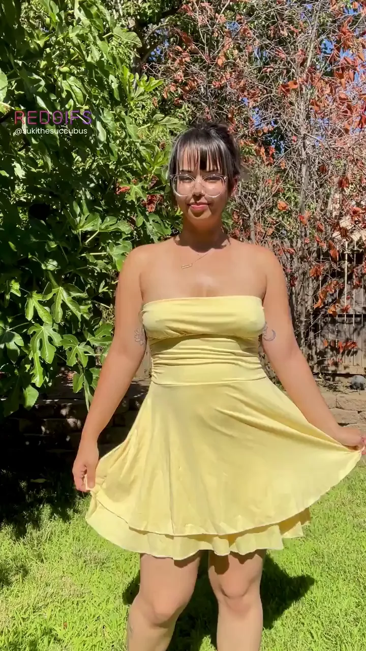 Sundress no panty season!