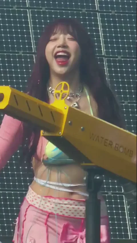 🔥 Jeewon from Cignature Teasing in Slutty Stage Outfit 💦