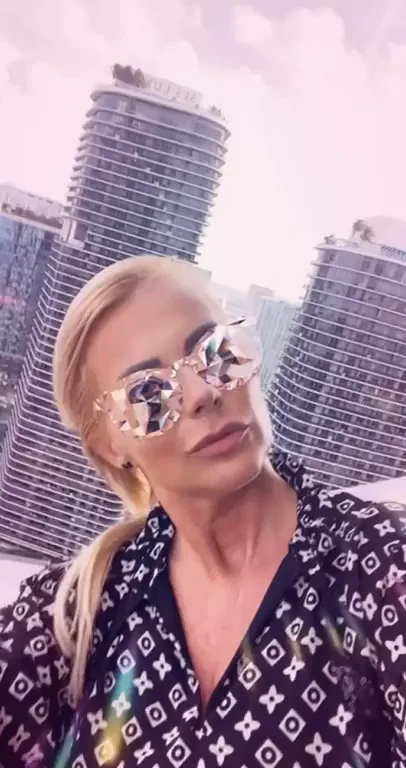I wanna let one lucky Redditor cum on my ass multiple times ?
