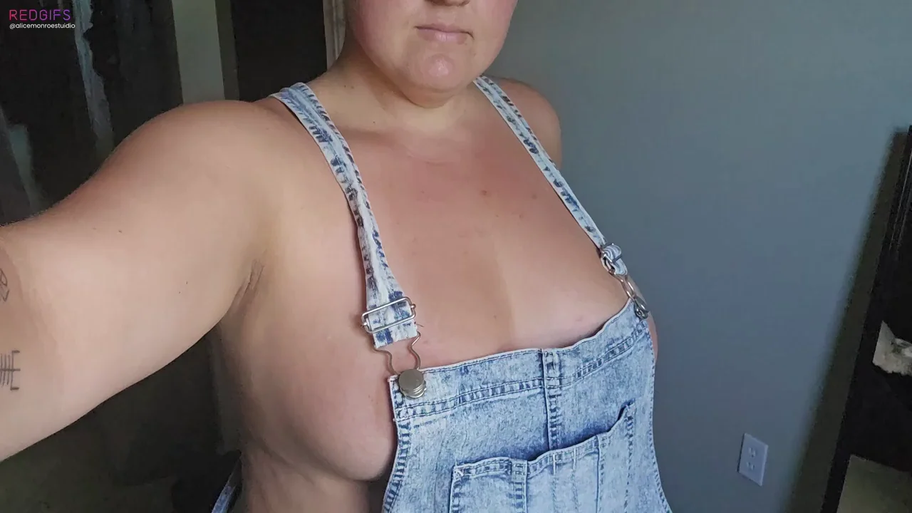 Big Tits GIF by alicemonroestuidio