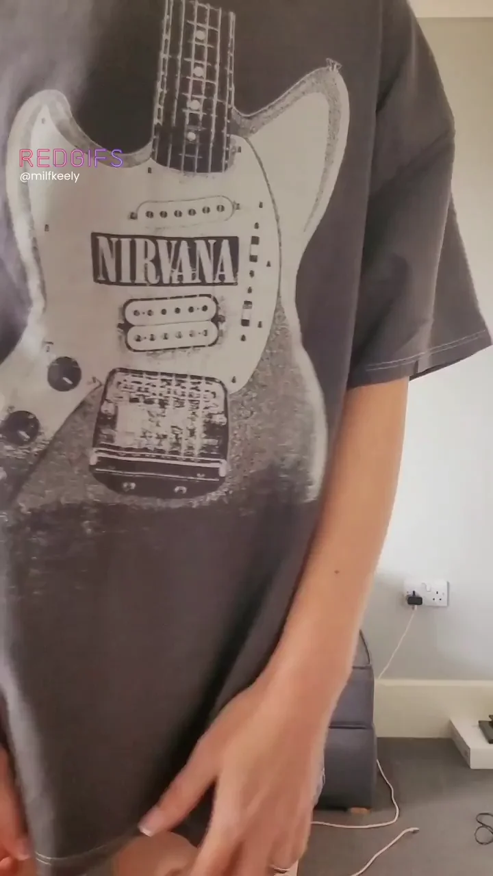 MILF Nirvana Tease: Pussy Flash Under Grunge Tee 😈🔥 (38F)