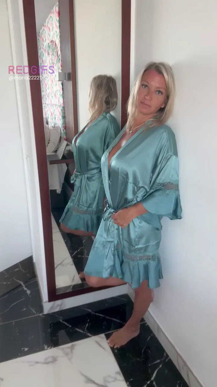 Your Perfect MILF Tease in Silk 💋🔥