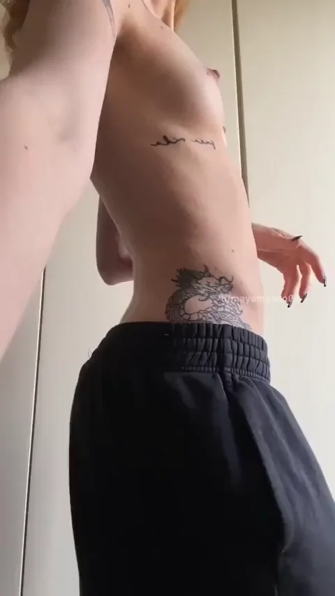 why i’m showing my ass? cause if I turn around you’ll say i’m flat