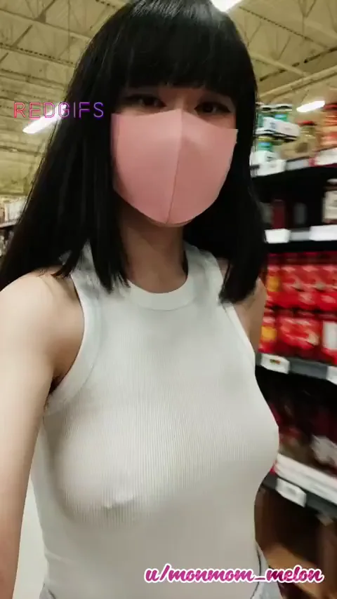 Braless Shopping Slut Shows Off Pokies 😍👙🛒