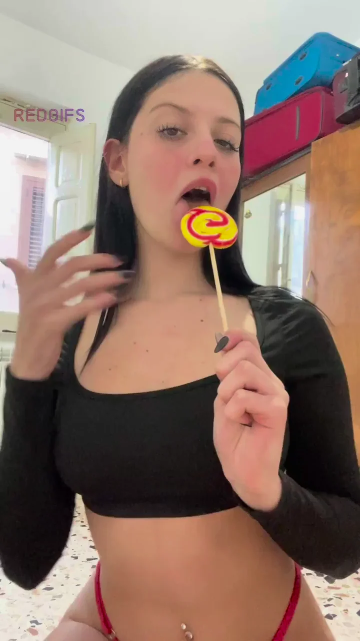 Lollipop Tease: Ready for Daddy's Tongue 😛💦