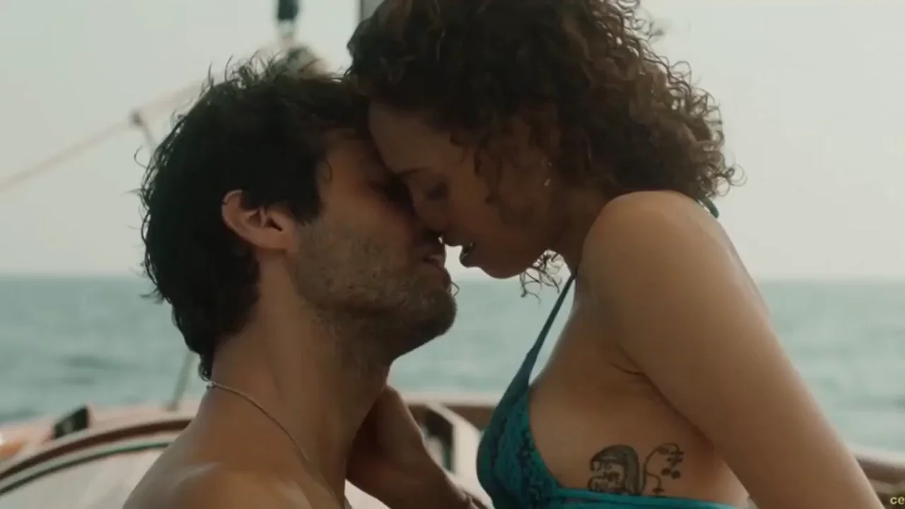Ella Rae Smith's Yachtside Tease: Bikini Lips to Bare Nipple Bliss (Into the Deep 2022)
