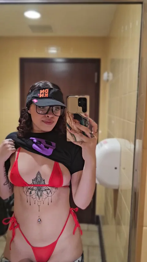 Let me send you videos like this when im bored at work..